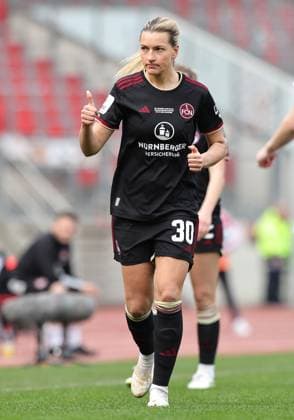 17 03 2024 Soccer Season 2023 2024 1 Women Soccer Bundesliga 16 Matchday 1 FC Nürnberg FCN Club SC Freiburg Sportfoto Zink DaMa xdaxmax Medina Desic 30, 1 FC Nürnberg FCN shows thumbs up Thumbs up