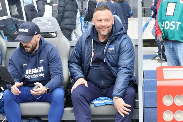 DEU, DFL, 2 FBL, Hertha BSC vs 1 FC Schalke, 17 03 2024, Berliner Olympiastadion, Berlin, DEU, DFL, 2 FBL, Hertha BSC vs 1 FC Schalke, im Bild Cheftrainer Pal Dardai Hertha BSC Berlin , Co Trainer Admir Hamzagic Hertha BSC Berlin DFL regulations prohibit any use of Photographs as image sequences and or quasi video Foto Juergen Engler nordphoto GmbH nordphotoxGmbHx xEngler nph00076