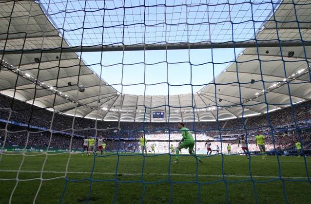 GER, 2 Liga, Hamburger SV vs SV Wehen Wiesbaden 17 03 2024, Volksparkstadion, Hamburg, GER, 2 Liga, Hamburger SV vs SV Wehen Wiesbaden in the picture picture shows Goal to 1 0 Goal scorer Miro Muheim Hamburger SV 28 scores to 1 0 into the goal from goalkeeper Florian Stritzel SV Wehen Wiesbaden 16 captured with the Behind the Goal Remote camera nordphotoxGmbHx xTauchnitz nph00059
