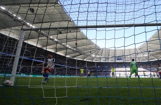 GER, 2 Liga, Hamburger SV vs SV Wehen Wiesbaden 17 03 2024, Volksparkstadion, Hamburg, GER, 2 Liga, Hamburger SV vs SV Wehen Wiesbaden in the picture picture shows Goal to 1 0 Goal scorer Miro Muheim Hamburger SV 28 scores to 1 0 into the goal from goalkeeper Florian Stritzel SV Wehen Wiesbaden 16 captured with the Behind the Goal Remote camera nordphotoxGmbHx xTauchnitz nph00059
