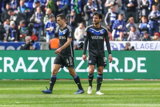 17 03 2024, Soccer, 2 Bundesliga, Matchday 26, Season 2023 2024, Hertha BSC FC Schalke 04, f l Ron Schallenberg FC Schalke 04 , Danny Latza FC Schalke 04 Berlin Olympiastadion Berlin Germany xRHR PHOTO TRx Copyright: RHR-FOTOx RHR-FOTO TR