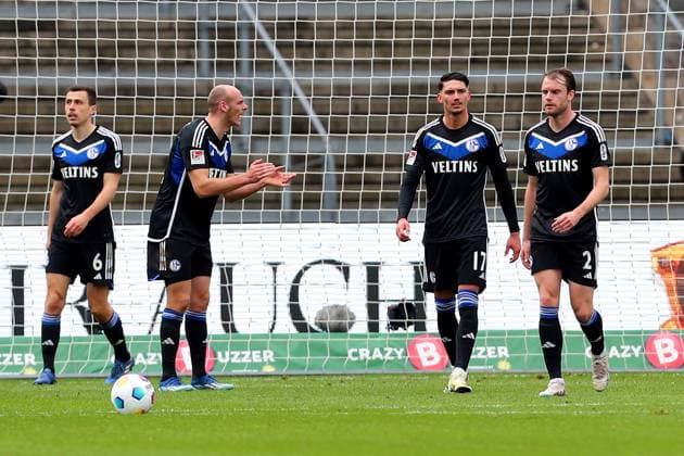 17 03 2024, xtgx, Fußball 2 Bundesliga, Hertha BSC Berlin FC Schalke 04 emspor, v l Ron Schallenberg FC Schalke 04 Henning Matriciani FC Schalke 04 Yusuf Kabadayi FC Schalke 04 Thomas Ouwejan FC Schalke 04 Enttäuscht enttaeuscht traurig frustriert ratlos DFL DFB REGULATIONS PROHIBIT ANY USE OF PHOTOGRAPHS as IMAGE SEQUENCES and or QUASI VIDEO Berlin