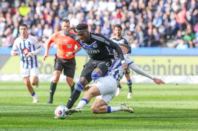 17 03 2024, Soccer, 2 Bundesliga, Matchday 26, Season 2023 2024, Hertha BSC FC Schalke 04, f l Bryan Lasme FC Schalke 04 , Marton Dardai Hertha BSC Berlin Olympiastadion Berlin Germany xRHR PHOTO TRx Copyright: RHR-FOTOx RHR-FOTO TR