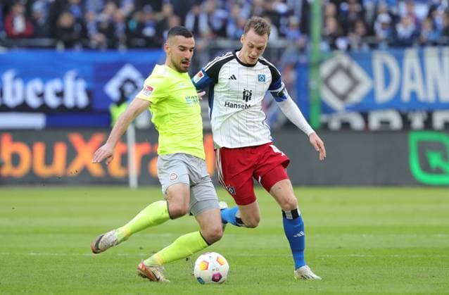GER, 2 Liga, Hamburger SV vs SV Wehen Wiesbaden 17 03 2024, Volksparkstadion, Hamburg, GER, 2 Liga, Hamburger SV vs SV Wehen Wiesbaden in the picture picture shows Ivan Prtajin SV Wehen Wiesbaden 18 in a duel against Sebastian Schonlau Hamburger SV 04 nordphotoxGmbHx xTauchnitz nph00059
