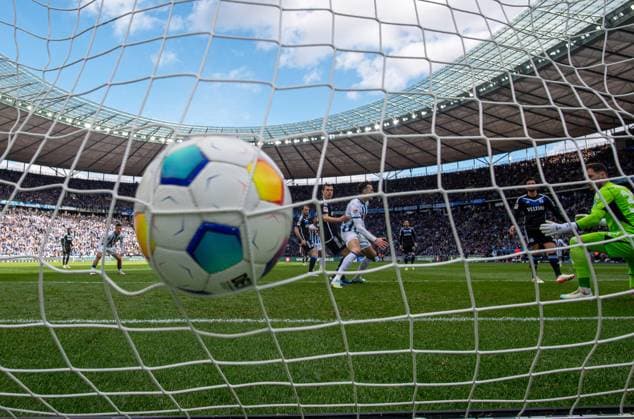 Soccer, Men, Season 2023 2024, 2 Bundesliga 26 Matchday , Hertha BSC FC Schalke 04, Haris Tabakovic Hertha BSC scores the goal to 2 1, 17 03 2024, Copyright: xSebastianxRäppold MatthiasxKochx