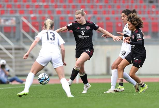 17 03 2024 Soccer Season 2023 2024 1 Womens Soccer Bundesliga 16 Matchday 1 FC Nürnberg FCN Club SC Freiburg Sportfoto Zink DaMa xdaxmax Judith Steinert 13 , SC Freiburg Amelie Thöle Thoele 12, 1 FC Nürnberg FCN Cora Zicai 28 , SC Freiburg Amira Arfaoui 74, 1 FC Nürnberg FCN