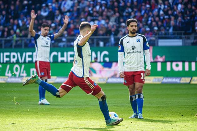 Goal to 2 0 from free kick Laszlo Benes Hamburger SV, 08 GER, Hamburger SV vs SV Wehen Wiesbaden, Football, 2 Bundesliga, Matchday 26, Season 2023 2024, 17 03 2024 DFL REGULATIONS PROHIBIT ANY USE OF PHOTOGRAPHS AS IMAGE SEQUENCES AND OR QUASI VIDEO GER, Hamburger SV vs SV Wehen Wiesbaden, Football, 2 Bundesliga, Matchday 26, Season 2023 2024, 17 03 2024 Hamburg Copyright: xEibner-Pressefoto MarcelxvonxFehrnx EP_MFN