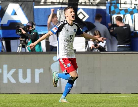 2 Liga Season 2023 2024 26 Matchday 17 03 2024 Hamburger SV SV Wehen Wiesbaden at Volksparkstadion 2 0 Goal celebration Laszlo Benes Hamburger SV DFL REGULATIONS PROHIBIT ANY USE OF PHOTOGRAPHS AS IMAGE SEQUENCES AND OR QUASI VIDEO