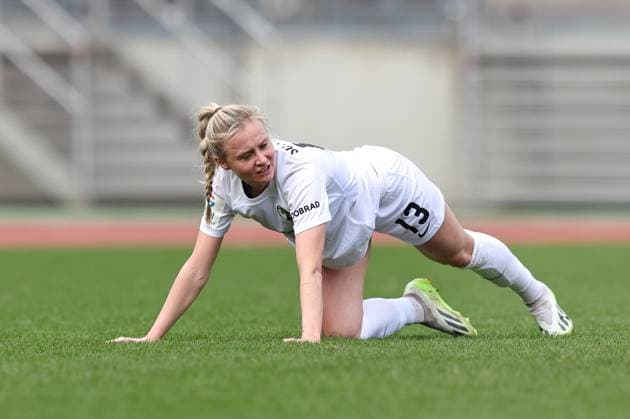 17 03 2024 Soccer Season 2023 2024 1 Women Soccer Bundesliga 16 Matchday 1 FC Nürnberg FCN Club SC Freiburg Sportfoto Zink DaMa xdaxmax Judith Steinert 13 , SC Freiburg with pain Injury injured on the ground