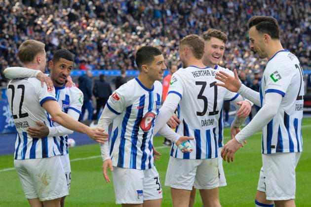Marten Winkler Hertha BSC, 22 , celebrates his goal to 4 2, goal, hit, jubilation, goal celebration, joy, enthusiasm, Hertha BSC FC Schalke 04, 2 Bundesliga, football, DFB, season 2023 2024, 26 matchday, Olympia Stadion Berlin, DFB DFL REGULATIONS PROHIBIT ANY USE OF PHOTOGRAPHS AS IMAGE SEQUENCES AND OR QUASI VIDEO, 17 03 2024, Copyright: HMBxMedia UwexKoch