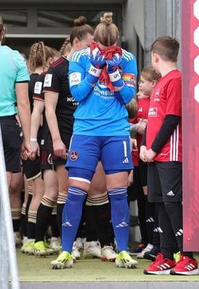 17 03 2024 Soccer Season 2023 2024 1 Womens Soccer Bundesliga 16 Matchday 1 FC Nuremberg FCN Club SC Freiburg Sportfoto Zink DaMa xdaxmax Lea Paulick 1, 1 FC Nuremberg FCN tense before the start of the match