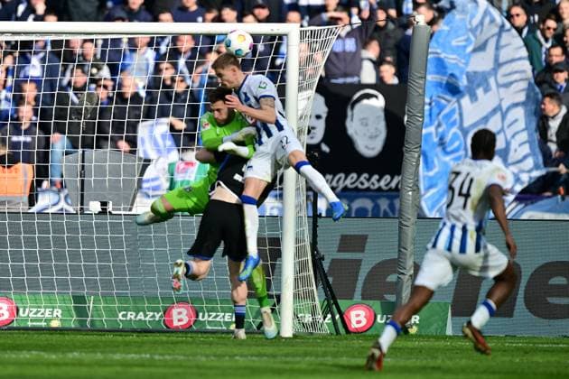 Marten Winkler Hertha BSC, 22 shot on goal to 4 2, GER, Hertha BSC vs Schalke 04, Soccer Men, 2 Bundesliga, Season 2023 2024, Matchday 26, 17 03 2024 DFL REGULATIONS PROHIBIT ANY USE OF PHOTOGRAPHS AS IMAGE SEQUENCES AND OR QUASI VIDEO GER, Hertha BSC vs Schalke 04, Soccer Men, 2 Bundesliga, Season 2023 2024, Matchday 26, 17 03 2024 Berlin Copyright: xEibner-Pressefotox xClaudiusxRauchx EP_CRH