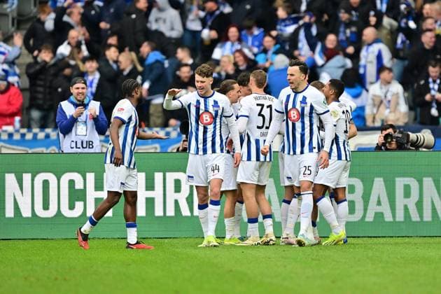 Marten Winkler Hertha BSC, 22 goal shot to 4 2, cheers, Hertha BSC Berlin, cheers, GER, Hertha BSC vs Schalke 04, Soccer Men, 2 Bundesliga, Season 2023 2024, Matchday 26, 17 03 2024 DFL REGULATES PROHIBIT ANY USE OF PHOTOGRAPHS AS IMAGE SEQUENCES AND OR QUASI VIDEO GER, Hertha BSC vs Schalke 04, Mens football, Bundesliga 2, Season 2023 2024, Matchday 26, 17 03 2024 Berlin Copyright: xEibner-Pressefotox xClaudiusxRauchx EP_CRH