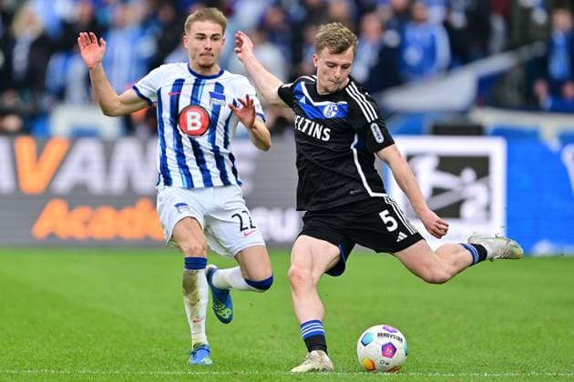 Derry John Murkin Werder Bremen, 05 , Marten Winkler Hertha BSC, 22 , GER, Hertha BSC vs Schalke 04, Soccer Men, 2 Bundesliga, Season 2023 2024, 26 Matchday, 17 03 2024 DFL REGULATIONS PROHIBIT ANY USE OF PHOTOGRAPHS AS IMAGE SEQUENCES AND OR QUASI VIDEO GER, Hertha BSC vs Schalke 04, Soccer Men, 2 Bundesliga, Season 2023 2024, 26 Matchday, 17 03 2024 Berlin Copyright: xEibner-Pressefotox xClaudiusxRauchx EP_CRH