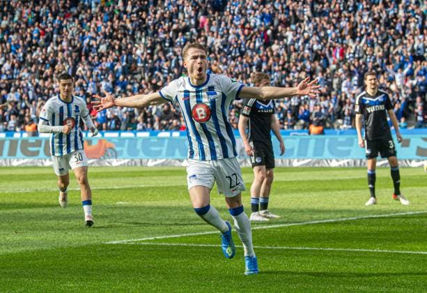 Soccer, Men, Season 2023 2024, 2 Bundesliga 26 Matchday , Hertha BSC FC Schalke 04, Marten Winkler Hertha BSC , Celebration after goal to 4 2, 17 03 2024, Copyright: xSebastianxRäppold MatthiasxKochx