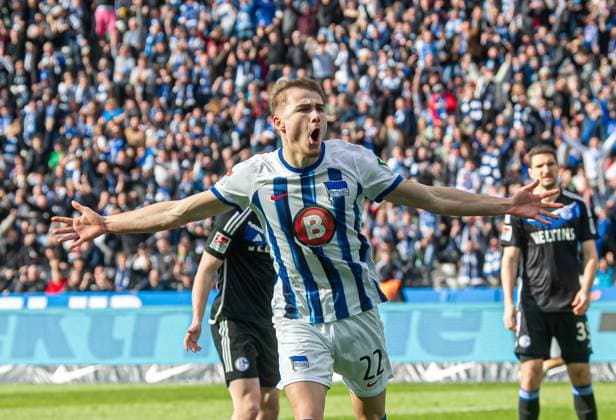 Soccer, Men, Season 2023 2024, 2 Bundesliga 26 Matchday , Hertha BSC FC Schalke 04, Marten Winkler Hertha BSC , Celebration after goal to 4 2, 17 03 2024, Copyright: xSebastianxRäppold MatthiasxKochx