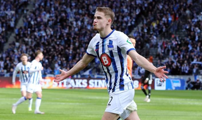 Marten Winkler cheers after 3 2 joy emotion jubilation Sport Football Soccer DFL 2 Bundesliga Men 26 Matchday Season 2023 2024 17 03 2024 Hertha BSC Berlin vs FC Schalke 04 DFL regulations prohibit any use of photographs as image sequences and or quasi video