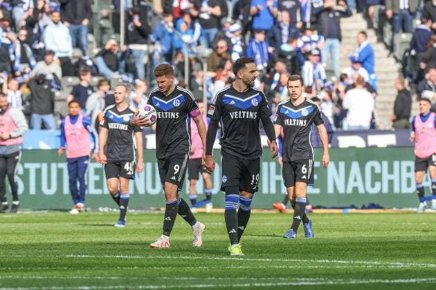 17 03 2024, Soccer, 2 Bundesliga, Matchday 26, Season 2023 2024, Hertha BSC FC Schalke 04, f l Simon Terodde FC Schalke 04 , Kenan Karaman FC Schalke 04 , Berlin Olympiastadion Berlin Germany xRHR PHOTO TRx Copyright: RHR-FOTOx RHR-FOTO TR