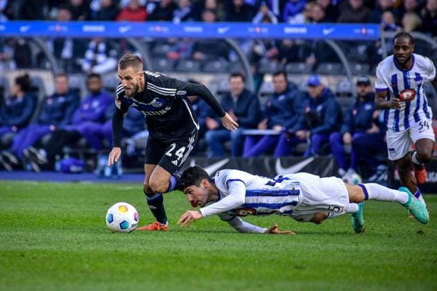 Soccer 2 Bundesliga, Hertha BSC FC Schalke 04 17 03 2024, xdanx, Soccer 2 Bundesliga, Hertha BSC FC Schalke 04, v l Dominick Drexler FC Schalke 04 24 ,Andreas Bouchalakis Hertha BSC 5 ,duel, duel, fight, tackle DFL DFB REGULATIONS PROHIBIT ANY USE OF PHOTOGRAPHS as IMAGE SEQUENCES and or QUASI VIDEO Photo Daniel Lakomski Mix1 Berlin Olympiastadion Berlin Berlin Germany EN Copyright: xDanielxLakomskix