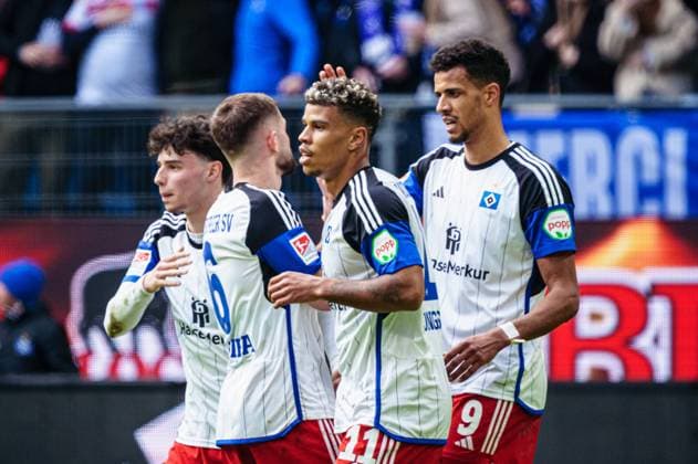 Goal celebration Hamburger SV after scoring 3 0 Ransford Yeboah Koenigsdoerffer Hamburger SV, 11 GER, Hamburger SV vs SV Wehen Wiesbaden, Football, 2 Bundesliga, Matchday 26, Season 2023 2024, 17 03 2024 DFL REGULATIONS PROHIBIT ANY USE OF PHOTOGRAPHS AS IMAGE SEQUENCES AND OR QUASI VIDEO GER, Hamburger SV vs SV Wehen Wiesbaden, Football, 2 Bundesliga, Matchday 26, Season 2023 2024, 17 03 2024 Hamburg Copyright: xEibner-Pressefoto MarcelxvonxFehrnx EP_MFN