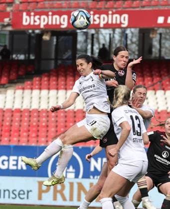 17 03 2024 Soccer Season 2023 2024 1 Women Soccer Bundesliga 16 Matchday 1 FC Nürnberg FCN Club SC Freiburg Sportfoto Zink DaMa xdaxmax Hasret Kayikci 11 , SC Freiburg Lara Schmidt 27, 1 FC Nürnberg FCN