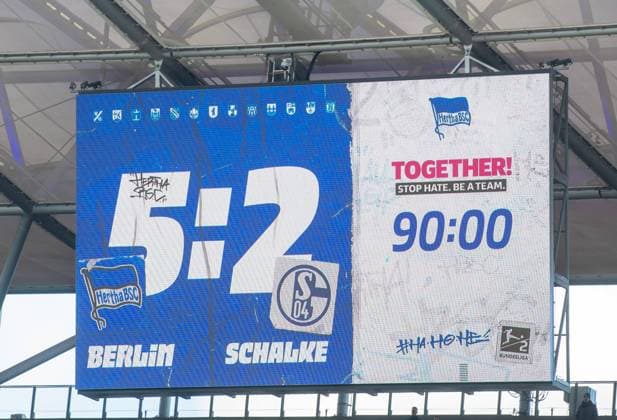 Soccer, Men, Season 2023 2024, 2 Bundesliga 26 Matchday , Hertha BSC FC Schalke 04, Scoreboard with 5 2 Final Score, 17 03 2024, Copyright: xSebastianxRäppold MatthiasxKochx