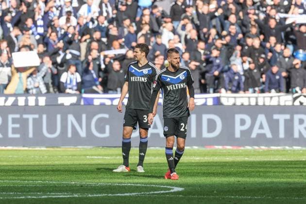 17 03 2024, Soccer, 2 Bundesliga, Matchday 26, Season 2023 2024, Hertha BSC FC Schalke 04, f l Marcin Kaminski FC Schalke 04 , Dominick Drexler FC Schalke 04 Berlin Olympiastadion Berlin Germany xRHR PHOTO TRx Copyright: RHR-FOTOx RHR-FOTO TR