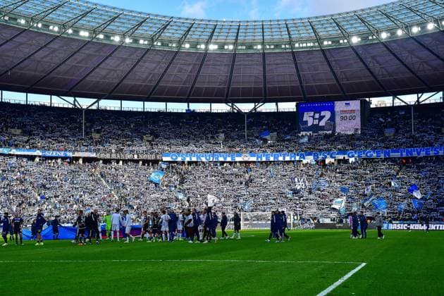 Hertha BSC Berlin celebrates victory, GER, Hertha BSC vs Schalke 04, Soccer Men, 2 Bundesliga, Season 2023 2024, Matchday 26, 17 03 2024 DFL REGULATES PROHIBIT ANY USE OF PHOTOGRAPHS AS IMAGE SEQUENCES AND OR QUASI VIDEO GER, Hertha BSC vs Schalke 04, Soccer Men, 2 Bundesliga, Season 2023 2024, Matchday 26, 17 03 2024 Berlin Copyright: xEibner-Pressefotox xClaudiusxRauchx EP_CRH