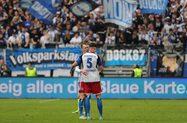 GER, 2 Liga, Hamburger SV vs SV Wehen Wiesbaden 17 03 2024, Volksparkstadion, Hamburg, GER, 2 Liga, Hamburger SV vs SV Wehen Wiesbaden in the picture picture shows end of match final score 3 0 Sebastian Schonlau Hamburger SV 04 and Dennis Hadzikadunic Hamburger SV 05 nordphotoxGmbHx xTauchnitz nph00059