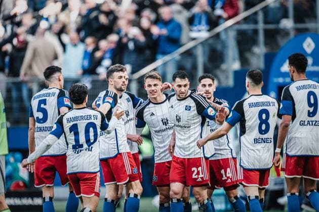 Soccer Men Season 2023 2024 2 Soccer Bundesliga 26 Matchday Hamburger SV vs SV Wehen Wiesbaden 17 03 2024 Goalscorer Miro Muheim 28, HSV with the team Hamburg Volksparkstadion Hamburg Germany