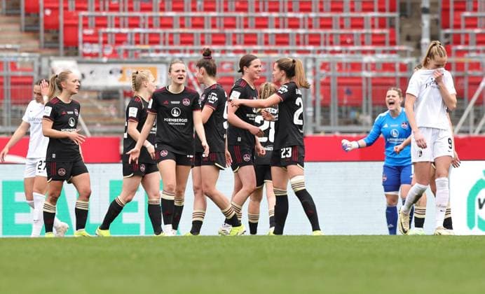 17 03 2024 Soccer Season 2023 2024 1 Womens Soccer Bundesliga 16 Matchday 1 FC Nürnberg FCN Club SC Freiburg Sportfoto Zink DaMa xdaxmax Team Team of FCN rejoices joy after the end of the match Janina Minge 9 , SC Freiburg disappointed disappointment