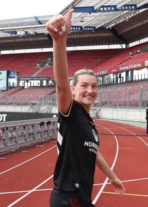 17 03 2024 Soccer Season 2023 2024 1 Womens Soccer Bundesliga 16 Matchday 1 FC Nürnberg FCN Club SC Freiburg Sportfoto Zink DaMa xdaxmax Medina Desic 30, 1 FC Nürnberg FCN thanks Clubfan Clubfans FCN Fans Fans after the end of the match