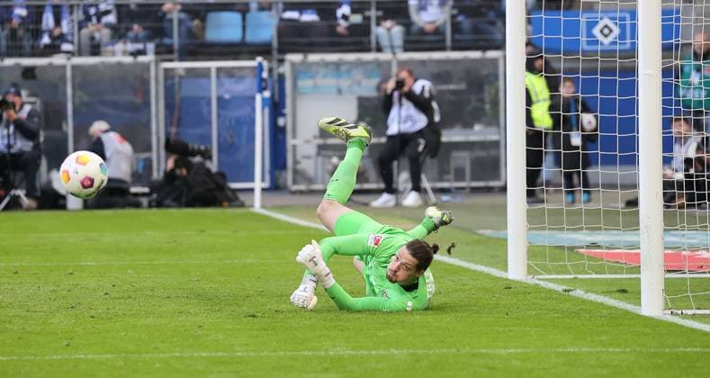 Florian Stritzel SV Wehen Wiesbaden Football, Men, Season 2023 2024, 2 BL, Volksparkstadion, Hamburger SV vs SV Wehen Wiesbaden, 3 0 DFL REGULATIONS PROHIBIT ANY USE OF PHOTOGRAPHS AS IMAGE SEQUENCES AND OR QUASI VIDEO
