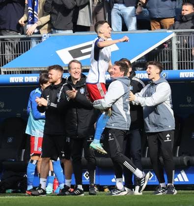 Goal celebration 2 0 Laszlo Benes HSV Football, Men, Season 2023 2024, 2 BL, Volksparkstadion, Hamburger SV vs SV Wehen Wiesbaden, 3 0 DFL REGULATIONS PROHIBIT ANY USE OF PHOTOGRAPHS AS IMAGE SEQUENCES AND OR QUASI VIDEO