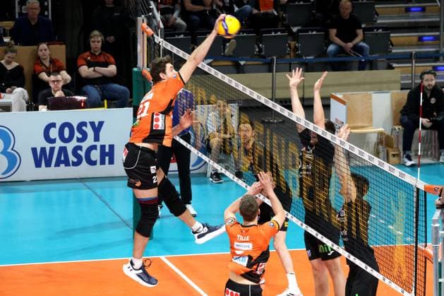 DEU, DVV, 1 VBL, BR Volleys vs Karlsruhe, 17 03 2024, Max Schmeling Halle, Berlin, DEU, DVV, 1 VBL, BR Volleys vs Karlsruhe, in the picture Tobias Krick BR Volleys 21 Photo Juergen Engler nordphoto GmbH nordphotoxGmbHx xEngler nph00076