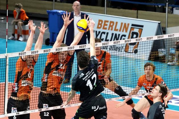 DEU, DVV, 1 VBL, BR Volleys vs Karlsruhe, 17 03 2024, Max Schmeling Halle, Berlin, DEU, DVV, 1 VBL, BR Volleys vs Karlsruhe, in the picture Johannes Tille BR Volleys 6 , Saso Stalekar BR Volleys 12 , Lukas Jaeger Karlsruhe 12 Photo Juergen Engler nordphoto GmbH nordphotoxGmbHx xEngler nph00076