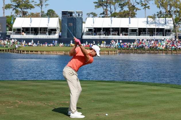 PONTE VEDRA BEACH, FL - MARCH 17: PGA, Golf Herren golfer Thomas Detry plays his tee shot on the 17th hole during the final round of The Players Championship on March 17, 2024, at TPC Sawgrass in Ponte Vedra Beach, Florida. (Photo by Brian Spurlock Icon Sportswire) GOLF: MAR 17 PGA THE PLAYERS Championship EDITORIAL USE ONLY Icon2403176