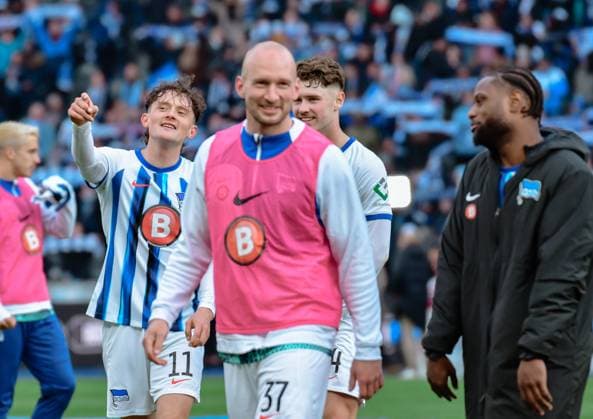 Soccer 2 Bundesliga, Hertha BSC FC Schalke 04 17 03 2024, xdanx, Soccer 2 Bundesliga, Hertha BSC FC Schalke 04, v l Fabian Reese Hertha BSC 11 ,Linus Gechter Hertha BSC 44 ,Deyovaisio Zeefuik Hertha BSC 34 ,Toni Leistner Hertha BSC 37 ,Cheering about the victory, cheering after the match DFL DFB REGULATIONS PROHIBIT ANY USE OF PHOTOGRAPHS as IMAGE SEQUENCES and or QUASI VIDEO Photo Daniel Lakomski Mix1 Berlin Olympiastadion Berlin Berlin Germany EN Copyright: xDanielxLakomskix