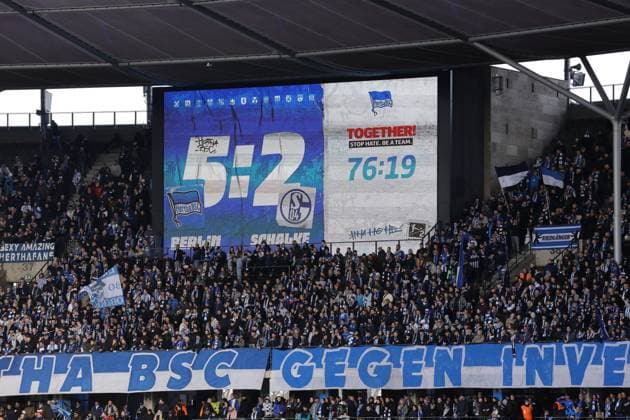 Scoreboard with 5 2 Final score, Germany, Berlin, Olympiastadion, Soccer, Men, Season 2023 2024, 2 Bundesliga, Matchday 26, Hertha BSC FC Schalke 04