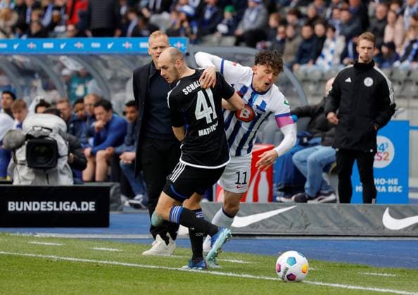Henning Matriciani, FC Schalke 04, Fabian Reese, Hertha BSC, Germany, Berlin, Olympiastadion, Football, Men, Season 2023 2024, 2 Bundesliga, Matchday 26, Hertha BSC FC Schalke 04