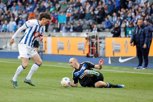 Fabian Reese, Hertha BSC, Henning Matriciani, FC Schalke 04, Germany, Berlin, Olympiastadion, Football, Men, Season 2023 2024, 2 Bundesliga, Matchday 26, Hertha BSC FC Schalke 04