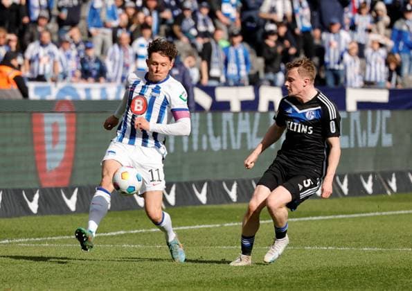 Fabian Reese,Hertha BSC, Derry John Murkin, Schalke 04, Germany, Berlin, Olympiastadion, Football, Men, Season 2023 2024, 2 Bundesliga, Matchday 26, Hertha BSC FC Schalke 04