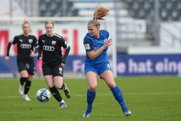 from left Toma Ihlenburg SV Meppen, 4 on the ball, single image, full body, action, action, match scene, THE DFB REGULATIONS PROHIBIT ANY USE OF PHOTOGRAPHS AS IMAGE SEQUENCES AND OR QUASI VIDEO , 17 03 2024, Meppen Germany , Football, 2 Womens Bundesliga, SV Meppen FC Ingolstadt 04 xobx