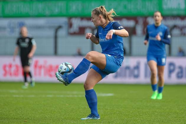 from left Toma Ihlenburg SV Meppen, 4 on the ball, single image, full body, action, action, match scene, THE DFB REGULATIONS PROHIBIT ANY USE OF PHOTOGRAPHS AS IMAGE SEQUENCES AND OR QUASI VIDEO , 17 03 2024, Meppen Germany , Football, 2 Womens Bundesliga, SV Meppen FC Ingolstadt 04 xobx