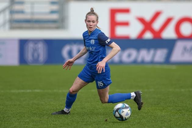 from left Finja Sasse SV Meppen, 15 on the ball, cropped, single image, full body, action, action, game scene, THE DFB REGULATIONS PROHIBIT ANY USE OF PHOTOGRAPHS AS IMAGE SEQUENCES AND OR QUASI VIDEO , 17 03 2024, Meppen Germany , Football, 2 Womens Bundesliga, SV Meppen FC Ingolstadt 04 xobx