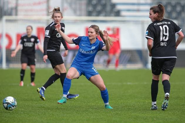 from left Noreen Günnewig SV Meppen, 17 and Anna Lena Fritz FC Ingolstadt 04, 19 in a duel, dynamic, action, action, game scene, THE DFB REGULATIONS PROHIBIT ANY USE OF PHOTOGRAPHS AS IMAGE SEQUENCES AND OR QUASI VIDEO , 17 03 2024, Meppen Germany , Football, 2 Womens Bundesliga, SV Meppen FC Ingolstadt 04 xobx