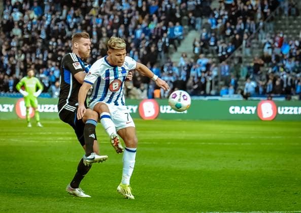 Soccer 2 Bundesliga, Hertha BSC FC Schalke 04 17 03 2024, xdanx, Soccer 2 Bundesliga, Hertha BSC FC Schalke 04, v l Tomas Kalas FC Schalke 04 26 ,Florian Niederlechner Hertha BSC 7 ,Zweikampf, Duell, Kampf, tackle DFL DFB REGULATIONS PROHIBIT ANY USE OF PHOTOGRAPHS as IMAGE SEQUENCES and or QUASI VIDEO Foto Daniel Lakomski Mix1 Berlin Olympiastadion Berlin Berlin Germany EN Copyright: xDanielxLakomskix