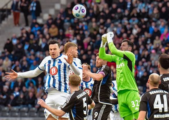 Soccer 2 Bundesliga, Hertha BSC FC Schalke 04 17 03 2024, xdanx, Soccer 2 Bundesliga, Hertha BSC FC Schalke 04, v l Derry John Murkin FC Schalke 04 5 ,Haris Tabakovic Hertha BSC 25 ,Marton Dardai Hertha BSC 31 ,Simon Terodde FC Schalke 04 9 ,Marius Mueller FC Schalke 04 32 ,duel, duel, fight, tackle DFL DFB REGULATIONS PROHIBIT ANY USE OF PHOTOGRAPHS as IMAGE SEQUENCES and or QUASI VIDEO Foto Daniel Lakomski Mix1 Berlin Olympiastadion Berlin Berlin Germany EN Copyright: xDanielxLakomskix