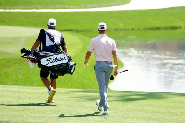 PONTE VEDRA BEACH, FL - MARCH 17: PGA, Golf Herren golfer Wyndham Clark walks the 3rd hole during the final round of The Players Championship on March 17, 2024, at TPC Sawgrass in Ponte Vedra Beach, Florida. (Photo by Brian Spurlock Icon Sportswire) GOLF: MAR 17 PGA THE PLAYERS Championship EDITORIAL USE ONLY Icon24031748