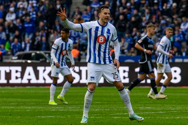 Haris Tabakovic Hertha BSC, 25 , Freisteller, Hertha BSC FC Schalke 04, 2 Bundesliga, Fußball, DFB, Spielzeit 2023 2024, 26 Spieltag, Olympia Stadion Berlin, DFB DFL REGULATIONS PROHIBIT ANY USE OF PHOTOGRAPHS AS IMAGE SEQUENCES AND OR QUASI VIDEO, 17 03 2024, Copyright: HMBxMedia UwexKoch